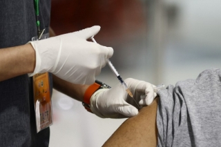 Thử nghiệm trên người vaccine “phổ quát” đầu tiên do AI thiết kế
