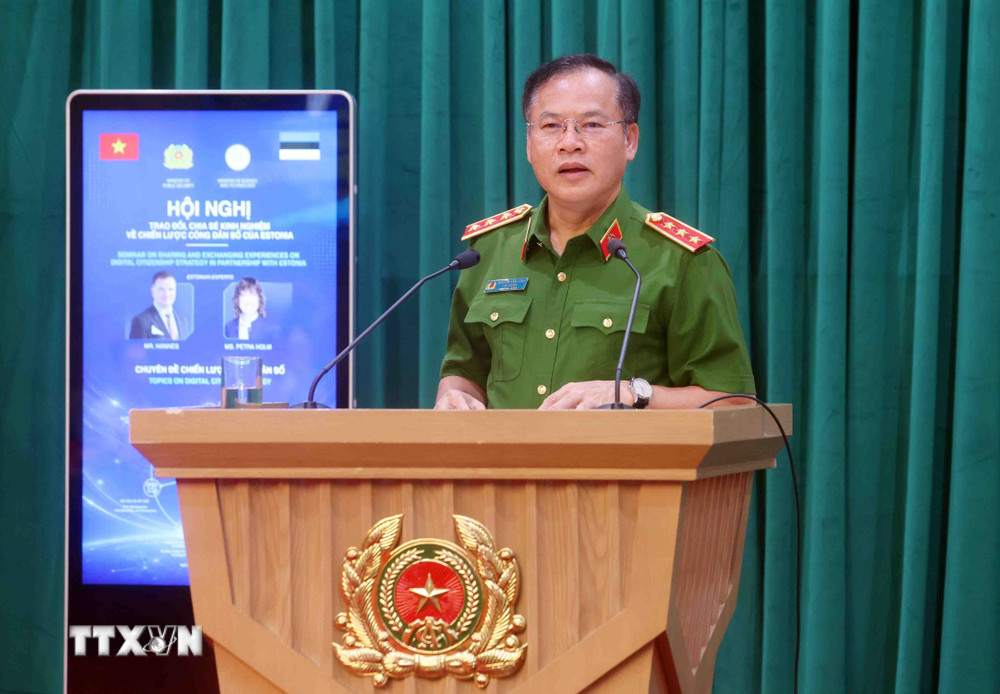 ttxvn-hoi-nghi-trao-doi-chia-se-kinh-nghiem-ve-chien-luoc-cong-dan-so-cua-estonia-0506.jpg