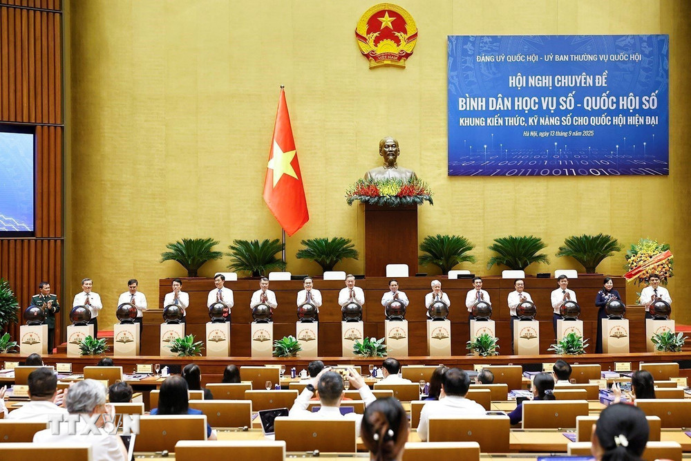 ttxvn-tong-bi-thu-to-lam-du-hoi-nghi-chuyen-de-binh-dan-hoc-vu-so-quoc-hoi-so-13.jpg