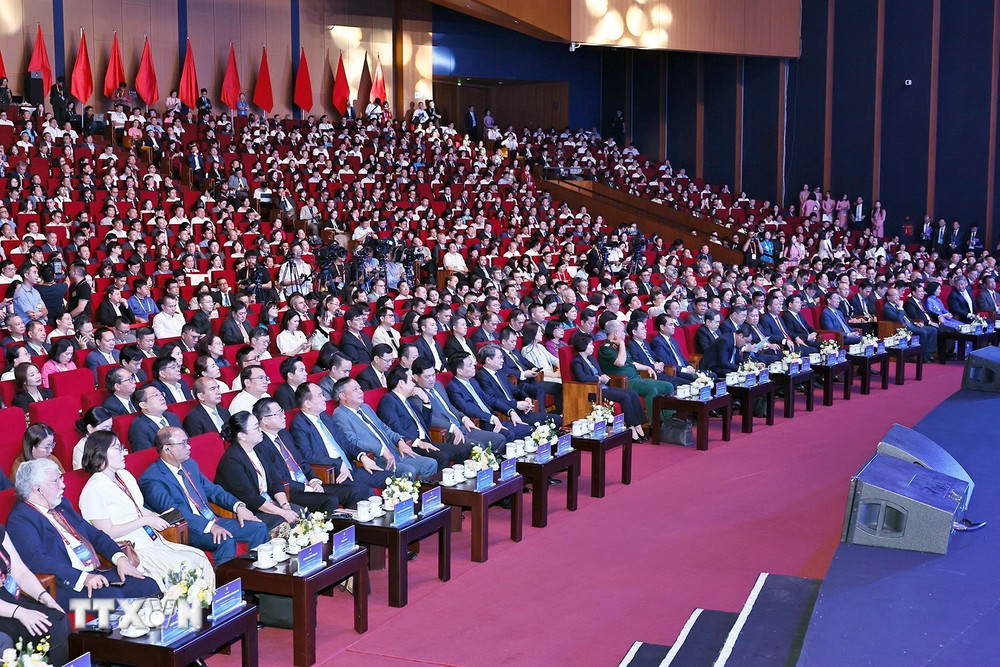 ttxvn-chu-tich-quoc-hoi-du-hoi-nghi-cong-bo-quy-hoach-tong-the-thu-do-ha-noi-tam-nhin-100-nam-10.jpg