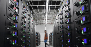 Mỹ: AI thúc đẩy làn sóng mua bán, sáp nhập tới 200 tỷ USD trong ngành năng lượng