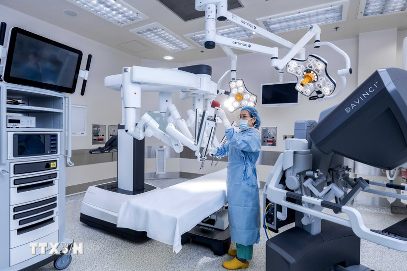 Thành phố Hồ Chí Minh quyết tâm đưa phẫu thuật robot về các bệnh viện cửa ngõ​