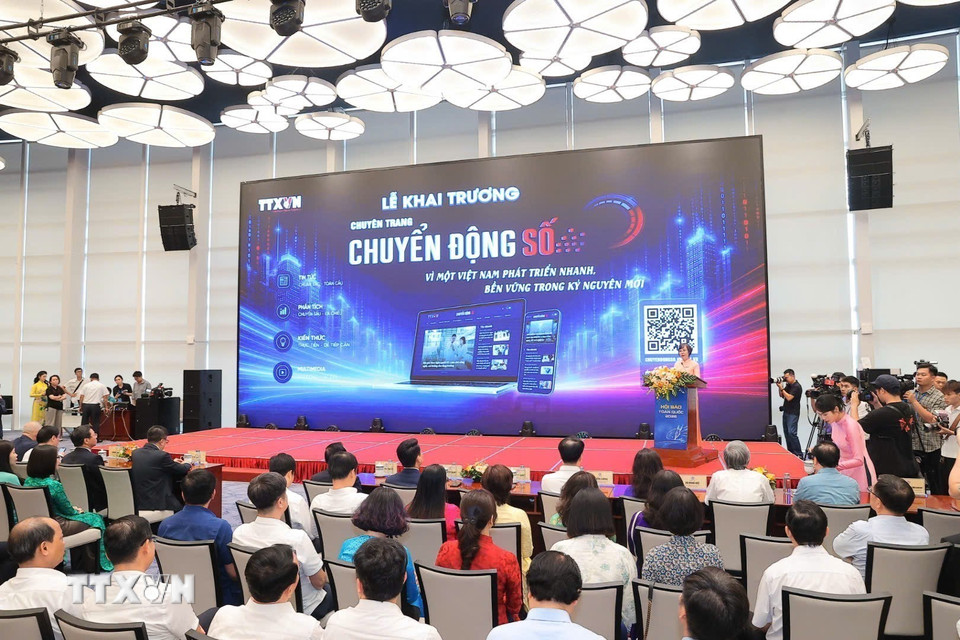 Đồng chí Vũ Việt Trang, Ủy viên Ban Thường vụ Đảng ủy các cơ quan Đảng Trung ương, Phó Trưởng Ban Tuyên giáo và Dân vận Trung ương, Bí thư Đảng ủy, Tổng Giám đốc Thông tấn xã Việt Nam phát biểu tại lễ khai trương chuyên trang thông tin. (Ảnh: Minh Quyết/TTXVN)