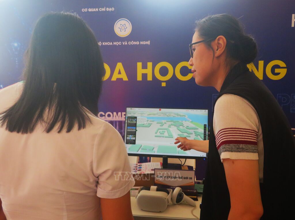 Nhiều giải pháp công nghệ hiện đại được giới thiệu tại sự kiện. (Ảnh: Ánh Tuyết/TTXVN) Nhiều giải pháp công nghệ hiện đại được giới thiệu tại sự kiện. (Ảnh: Ánh Tuyết/TTXVN)