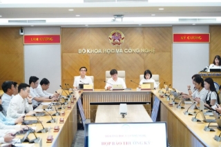 Hoàn thiện thể chế, tạo nền tảng thúc đẩy chuyển đổi số toàn diện