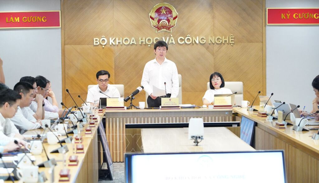 Thứ trưởng Bộ Khoa học và Công nghệ Bùi Hoàng Phương phát biểu tại họp báo (Ảnh: Thu Phương/TTXVN) Thứ trưởng Bộ Khoa học và Công nghệ Bùi Hoàng Phương phát biểu tại họp báo (Ảnh: Thu Phương/TTXVN)