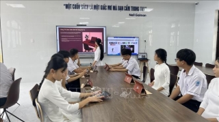 Thư viện thông minh được thiết kế lại thành các khu vực đa năng giữa truyền thống và kết nối hiện đại. (Ảnh: Văn Dũng/TTXVN)