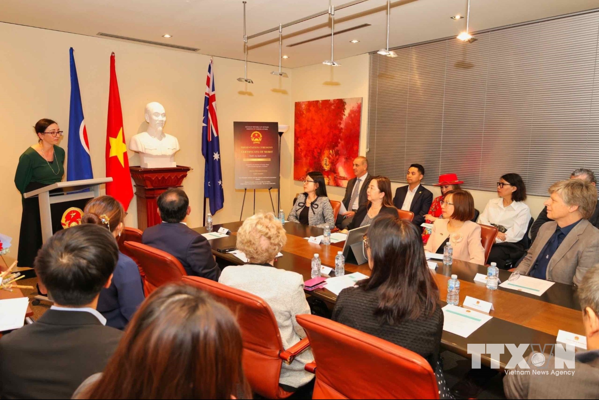 Tôn vinh đóng góp của trí thức Việt Nam ở nước ngoài và quan hệ Việt Nam - Australia (Ảnh: Thanh Tú/TTXVN) Tôn vinh đóng góp của trí thức Việt Nam ở nước ngoài và quan hệ Việt Nam - Australia