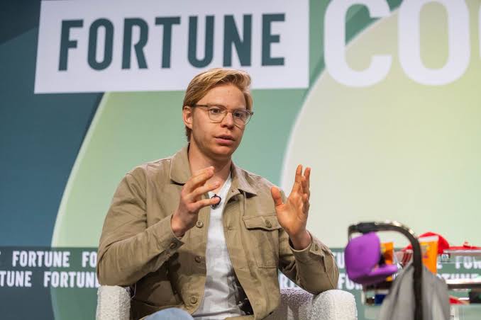 Giám đốc điều hành Lukas Petersson (Ảnh: Andon Labs) Giám đốc điều hành Lukas Petersson (Ảnh: Andon Labs)