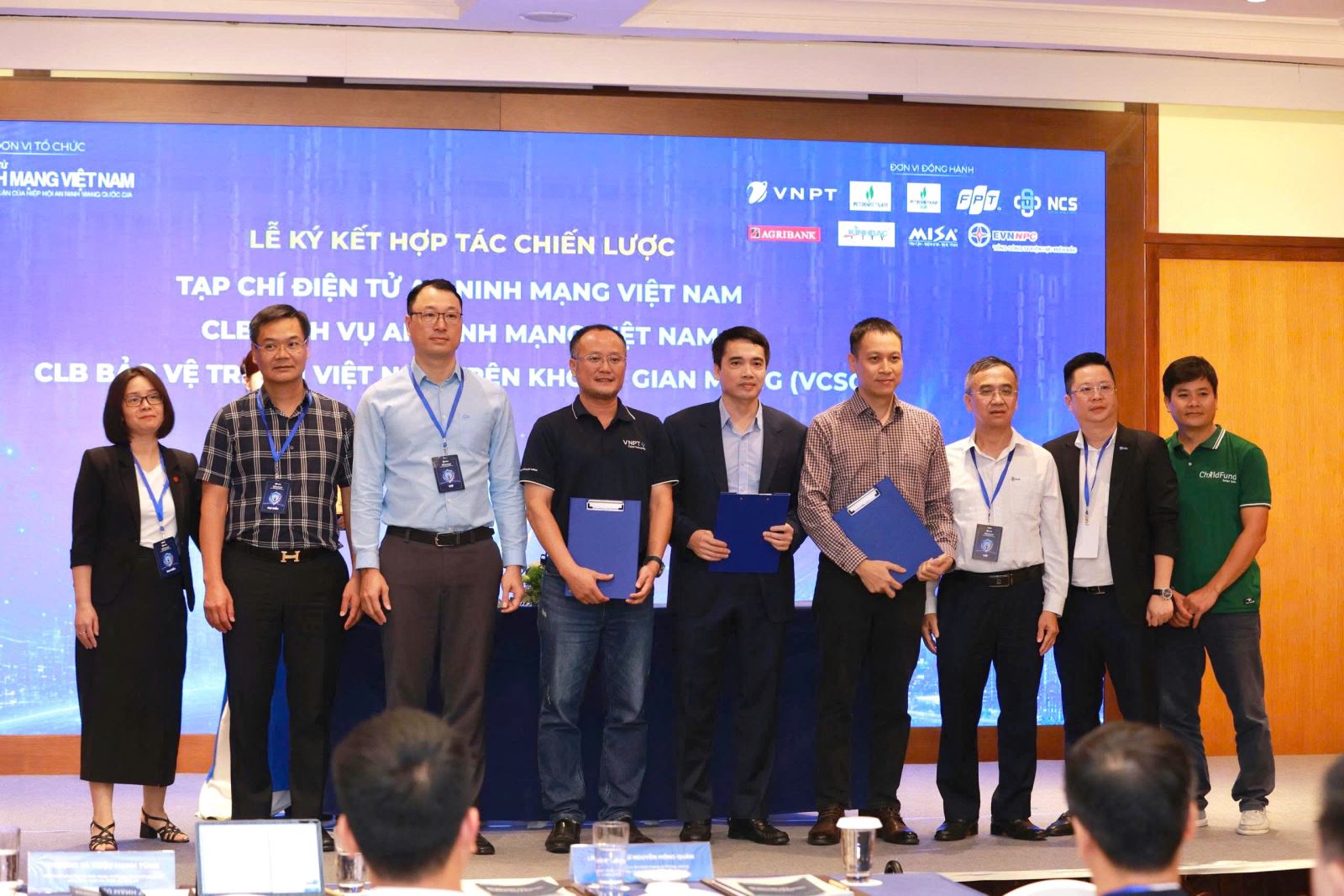 Tạp chí điện tử An ninh mạng Việt Nam ký kết với CLB Giải pháp an ninh mạng, CLB Bảo vệ trẻ em trên không gian mạng chung tay xây dựng
