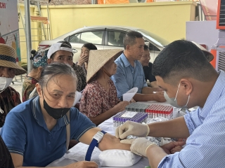 Các địa phương đang triển khai đồng loạt khám sàng lọc cho người dân.