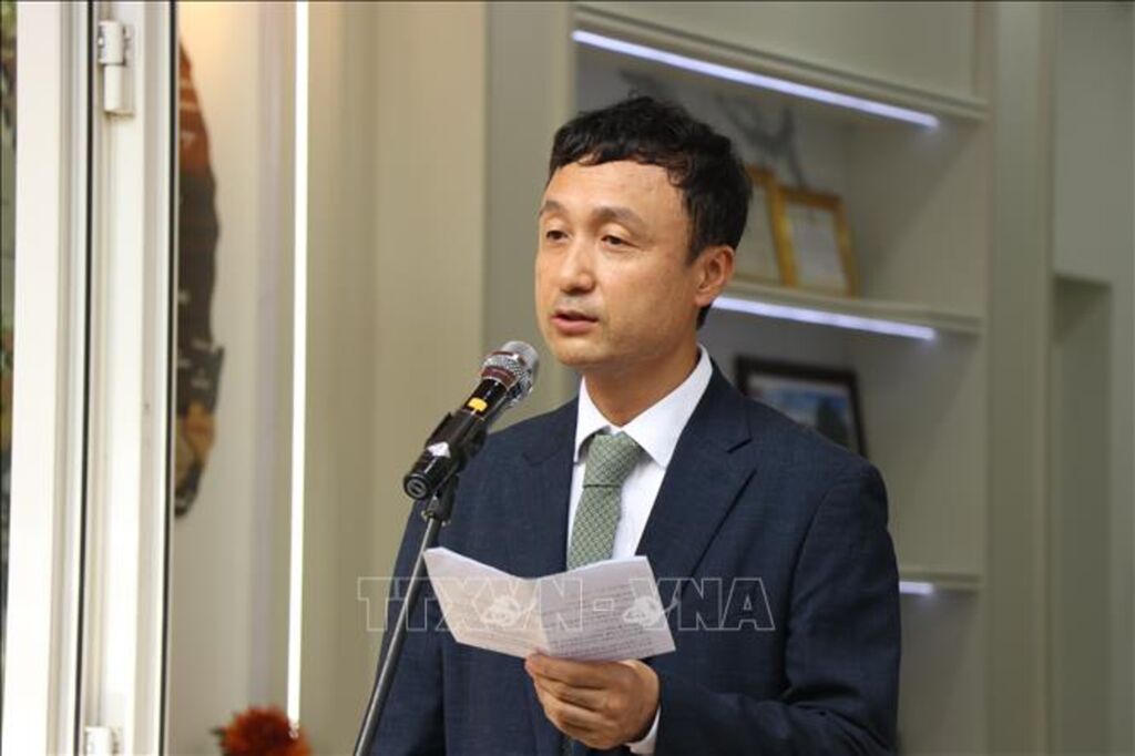 Đại diện thành phố Daegu (Hàn Quốc) phát biểu tại Lễ ra mắt Không gian trình diễn công nghệ và đổi mới sáng tạo thành phố Daegu tại Đà Nẵng. (Ảnh: Khoa Chương /TTXVN) Đại diện thành phố Daegu (Hàn Quốc) phát biểu tại Lễ ra mắt Không gian trình diễn công nghệ và đổi mới sáng tạo thành phố Daegu tại Đà Nẵng. (Ảnh: Khoa Chương /TTXVN)