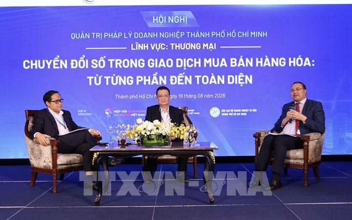 Các chuyên gia thảo luận giải pháp quản trị rủi ro thương mại trên nền tảng số tại hội nghị. (Ảnh: Xuân Anh - TTXVN)