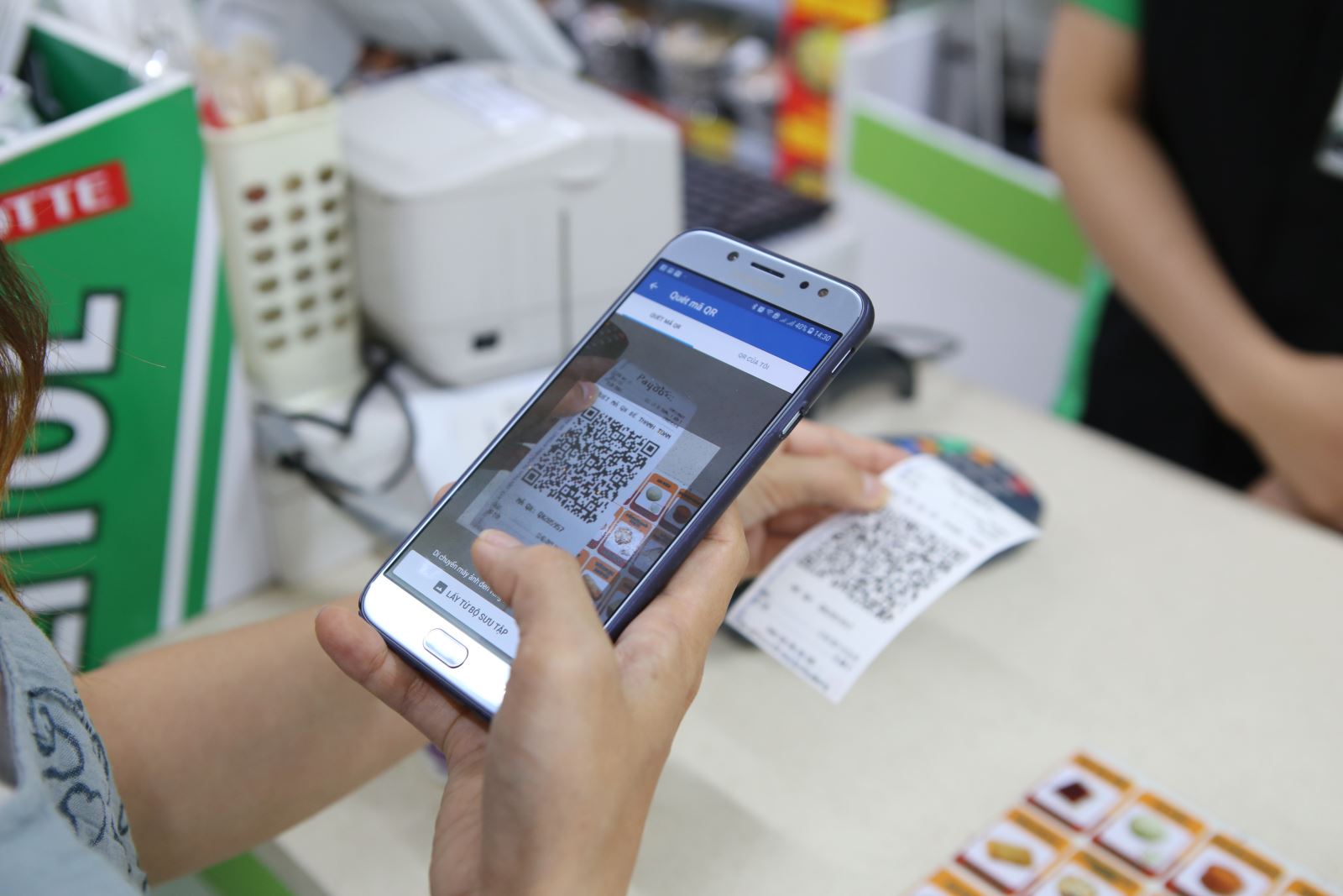 Thanh toán bằng mã QR được người tiêu dùng lựa chọn sử dụng nhiều. Ảnh: Hải Yên
