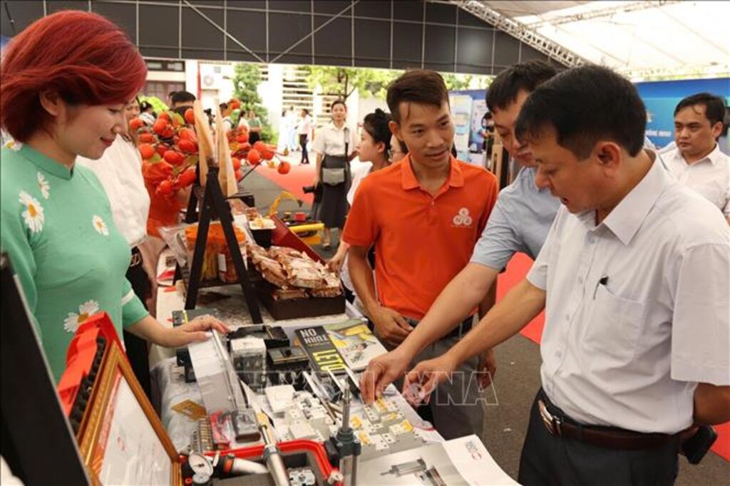 Thành phố Hải Phòng chú trọng xây dựng cơ chế kết nối viện nghiên cứu – trường đại học – doanh nghiệp – nhà đầu tư, thúc đẩy chuyển giao công nghệ, thương mại hóa kết quả nghiên cứu. Trong nỗ lực đó, Techfest Hải Phòng 2026 đã góp phần thúc đẩy hệ sinh thái công nghệ và đổi mới sáng tạo. (Ảnh: Mạnh Minh /TTXVN)