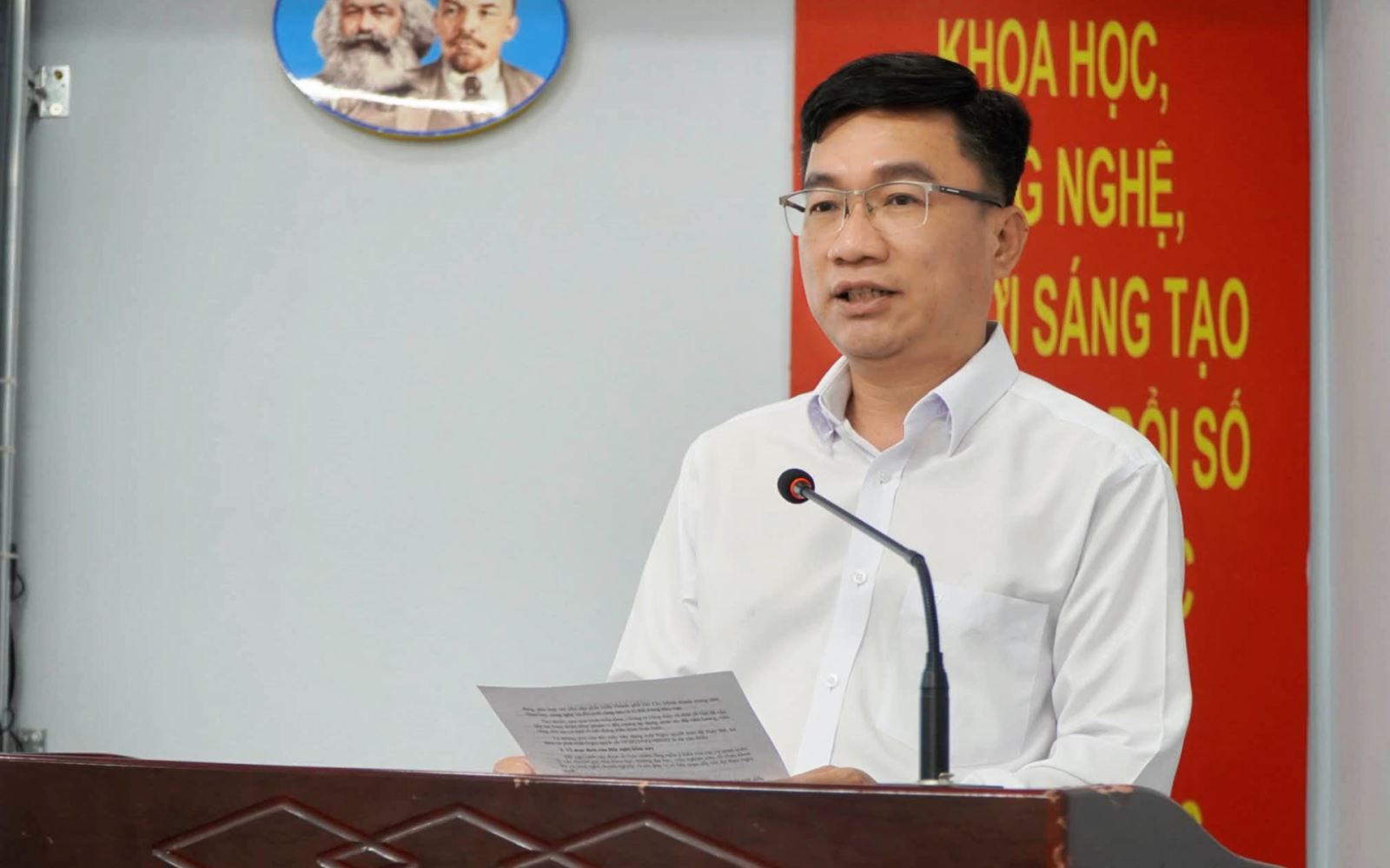 Ông Trần Trọng Tuyên, Phó Giám đốc Sở KH&CN TP Hồ Chí Minh, phát biểu tại hội nghị gần đây. (Ảnh: Lưu Niệm/Báo Tin tức và Dân tộc)