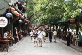 Đưa ký ức trăm năm vào không gian số