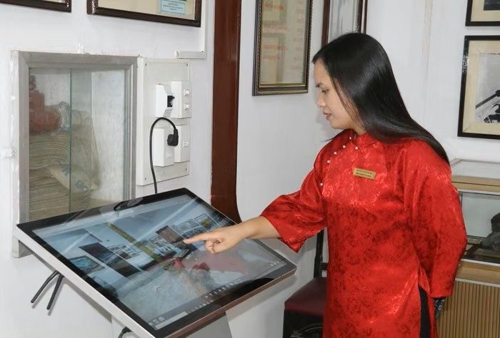 Bảo tàng tỉnh Ninh Bình đẩy mạnh ứng dụng công nghệ số trong bảo tồn, phát huy giá trị di sản. (Ảnh: Thùy Dung/TTXVN) Bảo tàng tỉnh Ninh Bình đẩy mạnh ứng dụng công nghệ số trong bảo tồn, phát huy giá trị di sản. (Ảnh: Thùy Dung/TTXVN)