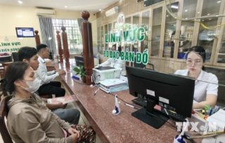 Nhờ đổi mới vận hành, đẩy mạnh chuyển đổi số và lấy sự hài lòng của dân làm thước đo, Trung tâm Phục vụ hành chính công phường Bình Phước, thành phố Đồng Nai, đã tạo bước chuyển biến rõ nét trong cải cách hành chính. Trung tâm chủ động tuyên truyền hotline, lịch làm việc qua loa truyền thanh, Facebook, Zalo khu phố; 100% hồ sơ, kết quả được số hóa.