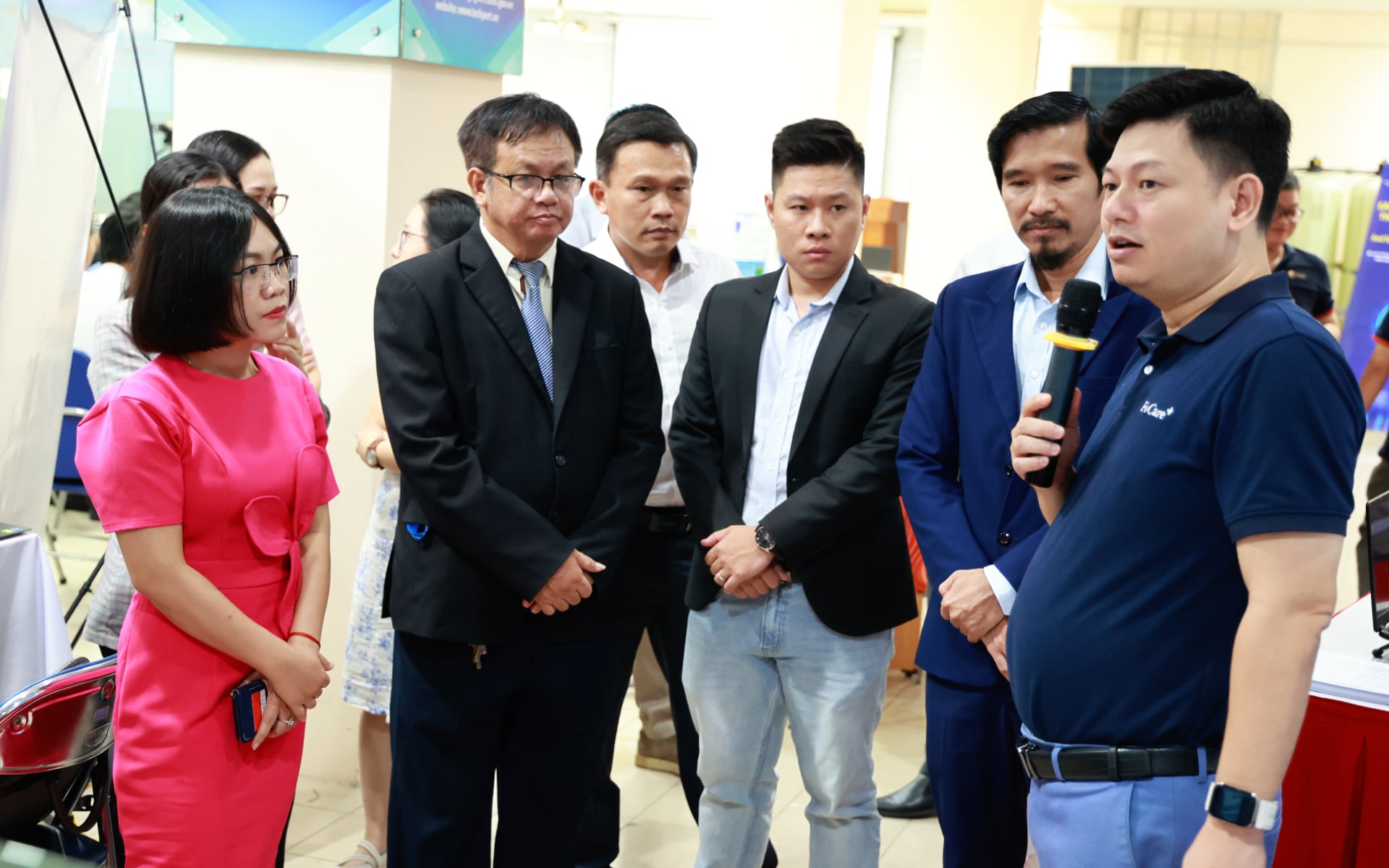 Sở KH&CN TP Hồ Chí Minh thường xuyên tổ chức hoạt động trình diễn, tư vấn, kết nối và hỗ trợ doanh nghiệp tìm kiếm, tiếp nhận công nghệ tại Sàn Giao dịch công nghệ TP Hồ Chí Minh. Ảnh: Lưu Niệm