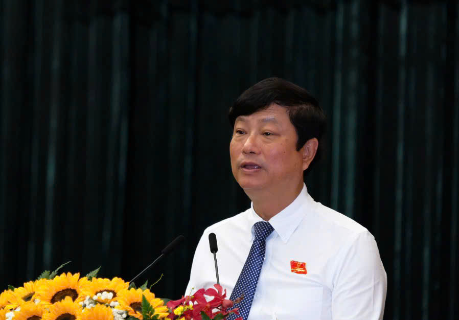 Ông Võ Văn Minh, Chủ tịch HĐND TP Hồ Chí Minh, phát biểu bế mạc Kỳ họp thứ 4 HĐND TP Hồ Chí Minh khóa XI, nhiệm kỳ 2026 - 2031, ngày 27/8. Ảnh: Hoàng Tuyết/Báo Tin tức và Dân tộc.