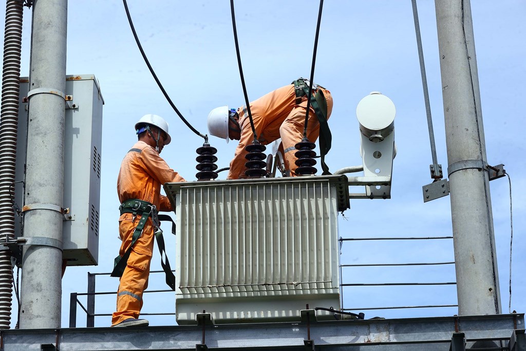 Từ số hóa đến làm chủ công nghệ trong vận hành lưới điện​
