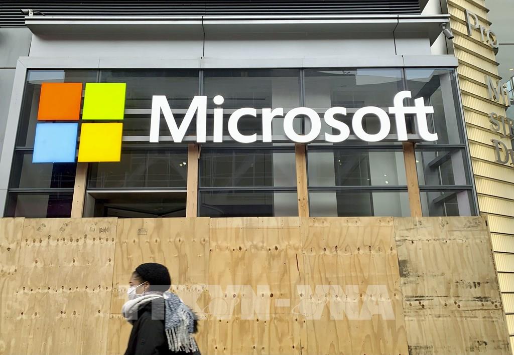 Biểu tượng Microsoft tại một cửa hàng ở New York, Mỹ. (Ảnh: Kyodo/TTXVN) Media