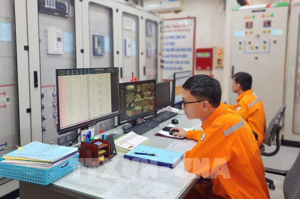 Trung tâm Điều khiển của Công ty Điện lực Cao Bằng. (Ảnh: TTXVN phát)
