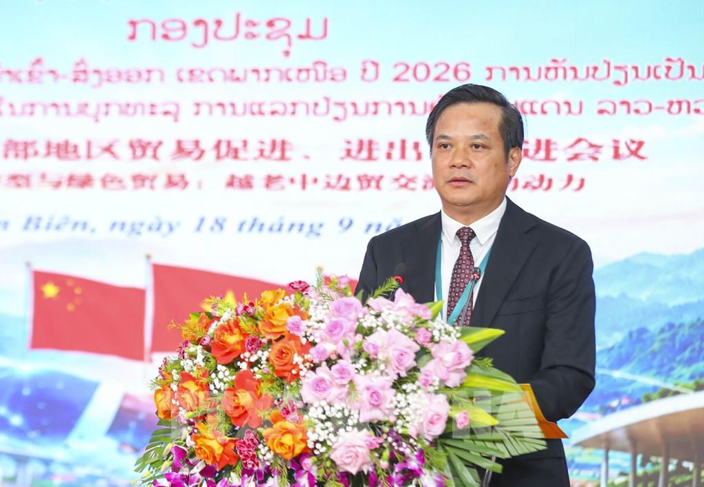 Ông Lò Văn Cương, Phó Chủ tịch Thường trực UBND Điện Biên, phát biểu tại Hội nghị. (Ảnh: Xuân Tư - TTXVN)