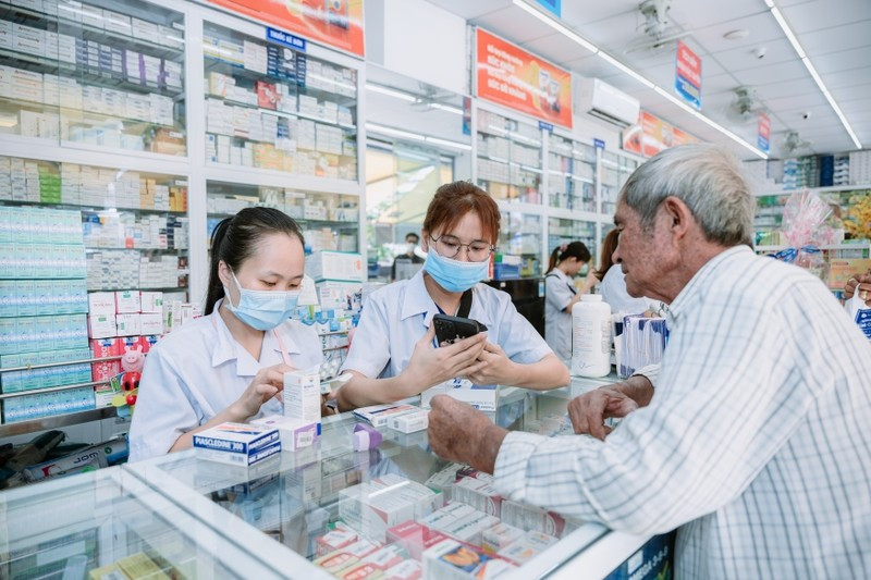FPT Long Châu ứng dụng AI trong vận hành hệ thống nhà thuốc, chăm sóc khách hàng và hỗ trợ chuyên môn cho dược sĩ. (Ảnh: FPT Long Châu)