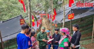 Chiến sĩ quân hàm xanh mang ‘Ánh sáng số’ đến bản Vàng Ma Chải