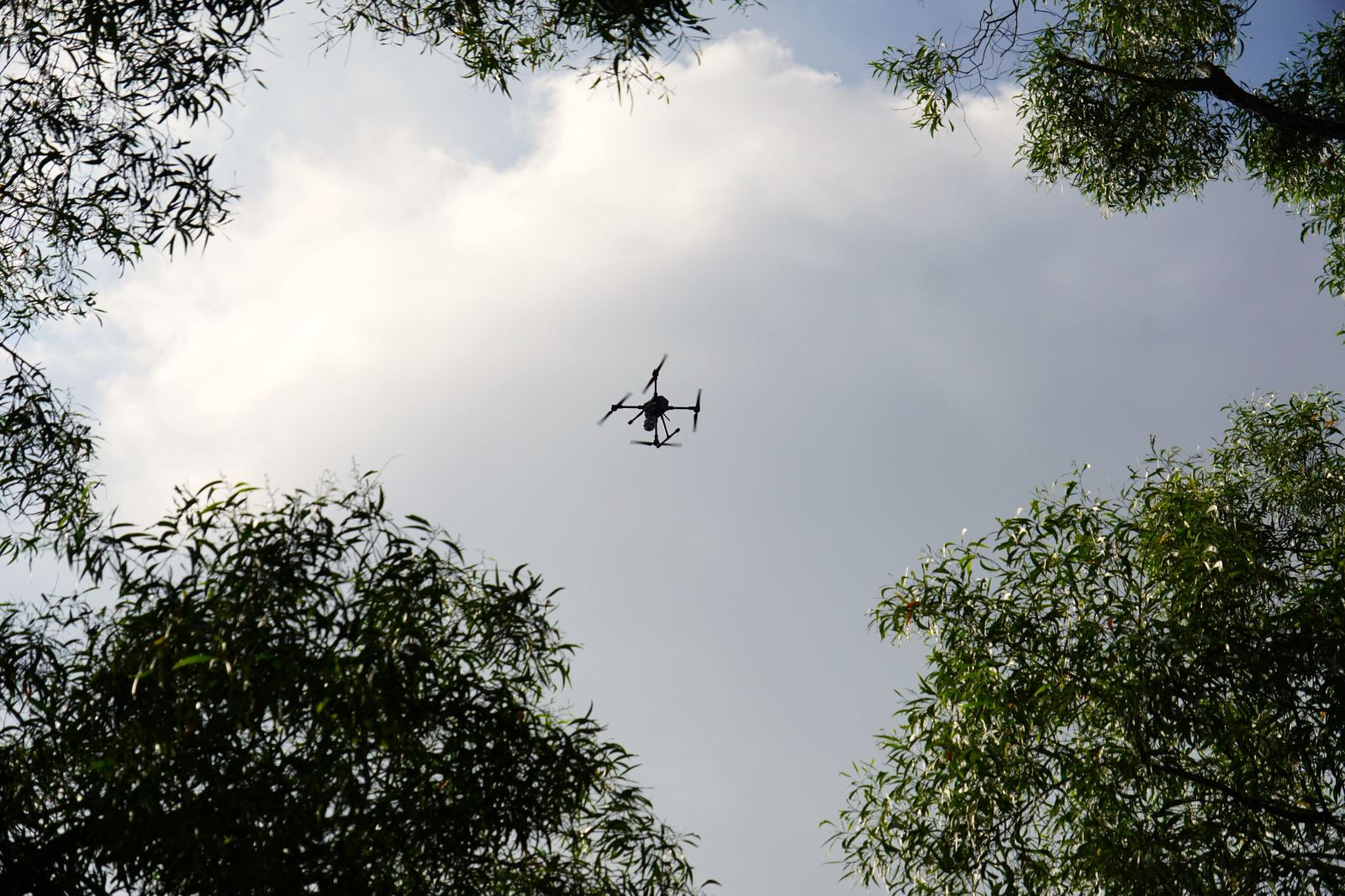 Bay thử nghiệm thiết bị bay không người lái (UAV), phục vụ hoàn thiện công nghệ và khả năng vận hành.&nbsp;(Ảnh: Lưu Niệm/Báo Tin tức và Dân tộc)