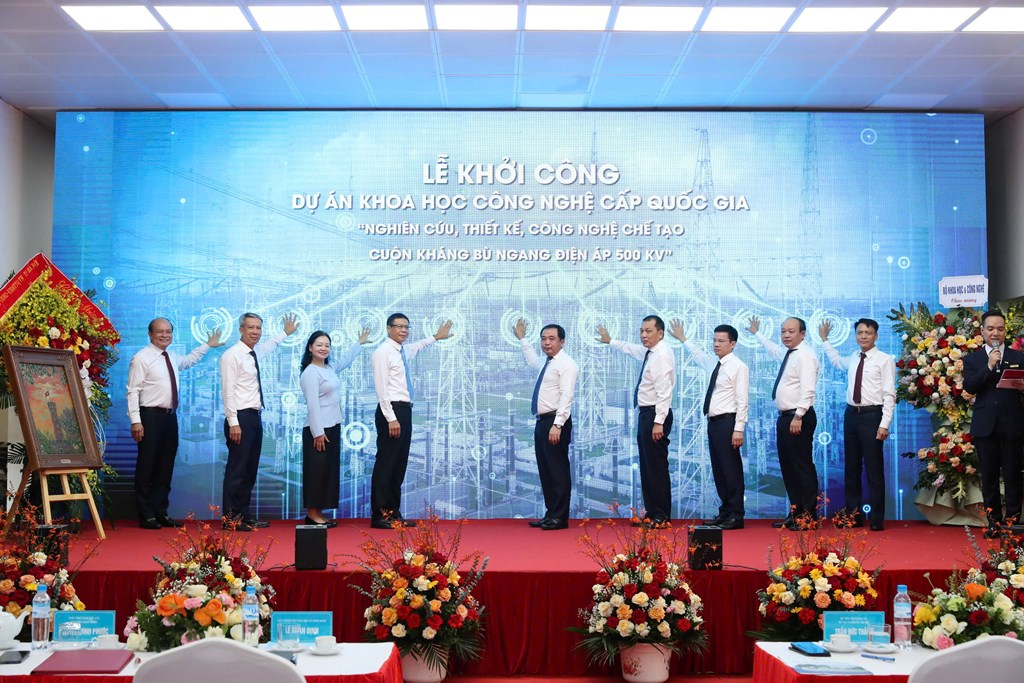 Lễ khởi công dự án Khoa học công nghệ cấp quốc gia “Nghiên cứu, thiết kế, công nghệ chế tạo cuộn kháng bù ngang điện áp 500 kV”. ( Ảnh: Bnews/vnanet.vn)