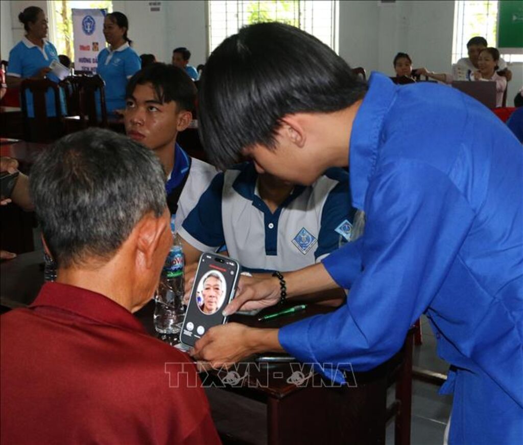 Các tổ chức chính trị - xã hội tham gia góp phần duy trì, nhân rộng những mô hình chuyển đổi số mang lại hiệu quả. (Ảnh: Duy Khương/TTXVN)