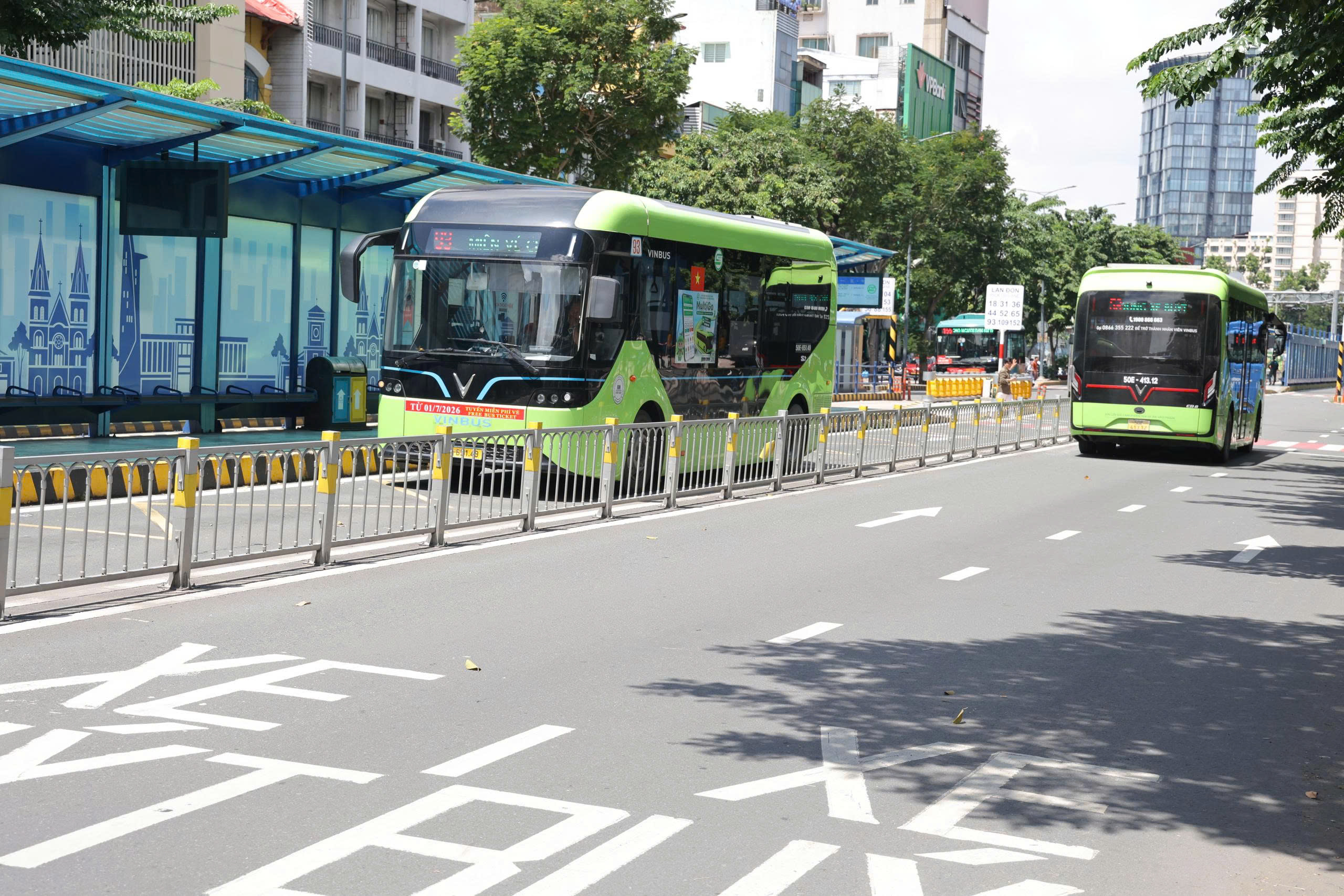 Công nghệ thay đổi cách quản lý, vận hành xe buýt. (Ảnh: Mạnh Linh/Báo Tin tức và Dân tộc) Công nghệ thay đổi cách quản lý, vận hành xe buýt. (Ảnh: Mạnh Linh/Báo Tin tức và Dân tộc)