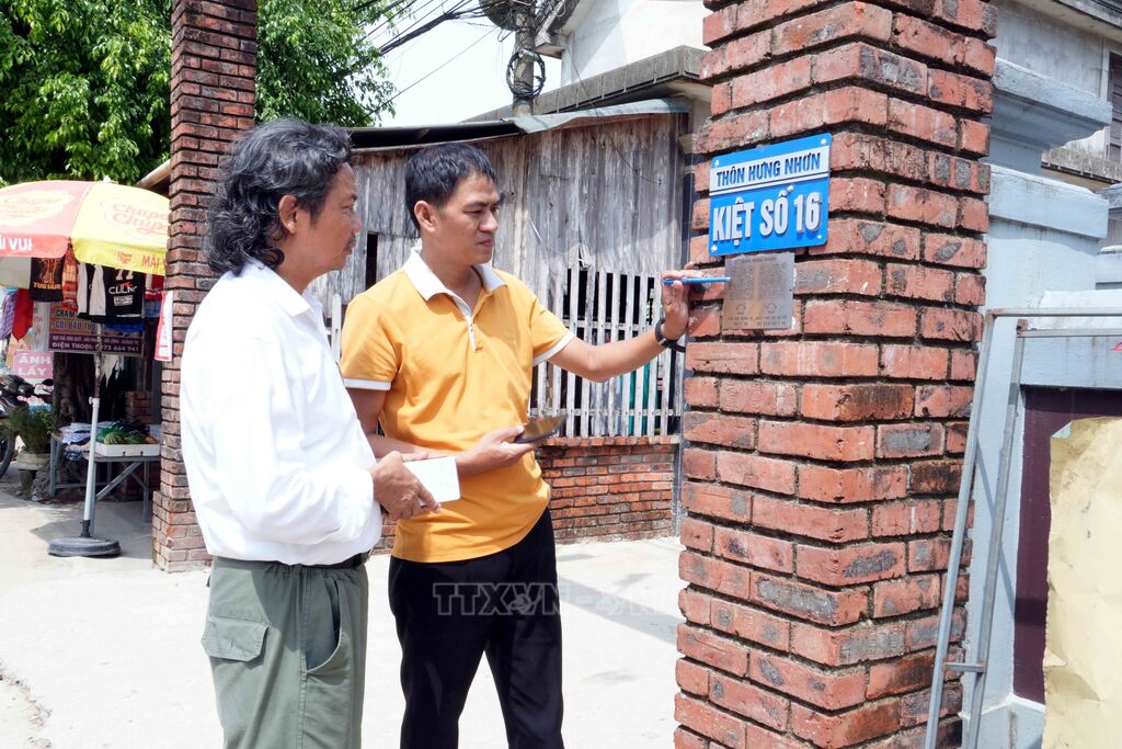 Một số địa phương của tỉnh Quảng Trị đã học tập, nhân rộng mô hình không chỉ để xác định vị trí mà còn chuẩn hóa địa chỉ và hình thành dữ liệu số cho từng hộ dân và quản lý tàu thuyền. (Ảnh: Tá Chuyên/TTXVN)