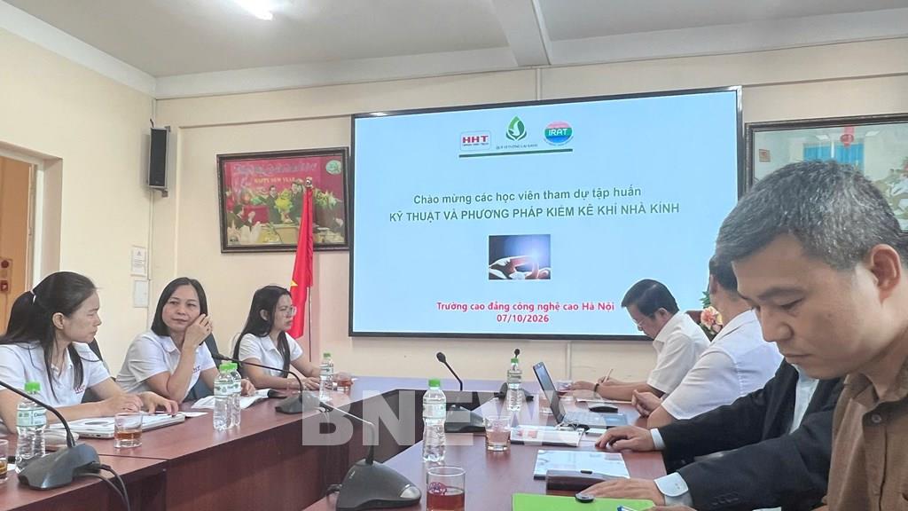 TS. Lê Hải Hưng nhận định đây là lần đầu tiên có một cơ sở đào tạo tổ chức bài bản một khóa học chuyên sâu về kiểm kê khí nhà kính. Điều này đã phản ánh sự nhạy bén và tính tiên phong của trường. (Ảnh: Ngọc Quỳnh/Bnews/vnanet.vn) TS. Lê Hải Hưng nhận định đây là lần đầu tiên có một cơ sở đào tạo tổ chức bài bản một khóa học chuyên sâu về kiểm kê khí nhà kính. Điều này đã phản ánh sự nhạy bén và tính tiên phong của trường. (Ảnh: Ngọc Quỳnh/Bnews/vnanet.vn)