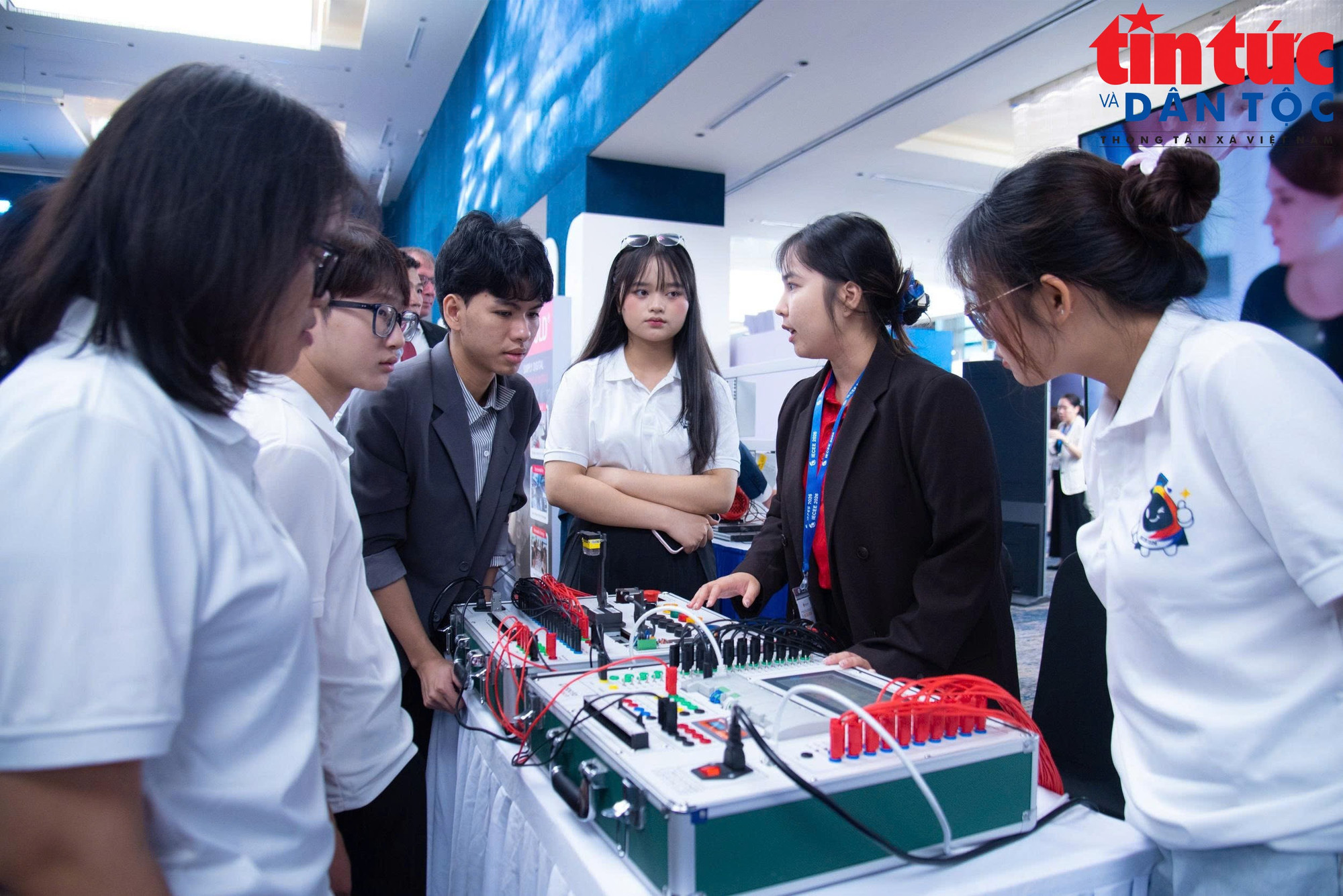 Một dây truyền hỗ trợ trong nghiên cứu khoa học công nghệ các trường đại học (Ảnh: Lê Vân/Báo Tin tức và Dân tộc)