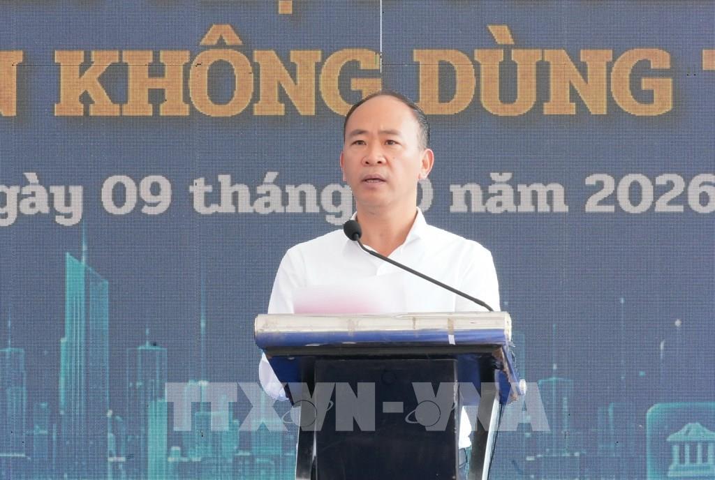 Phó Giám đốc Sở Công Thương thành phố Bắc Ninh Nguyễn Thế Thi phát biểu khai mạc sự kiện. (Ảnh: Đồng Thúy - TTXVN)