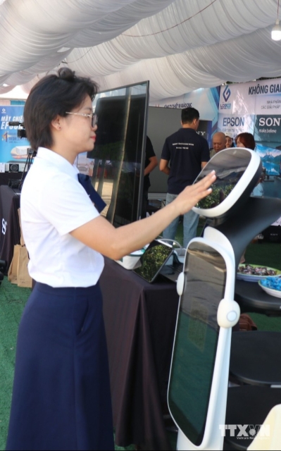 Từ không gian đổi mới sáng tạo, Kiosk dịch vụ công tại phường Bình Phước đến các hoạt động trải nghiệm STEM, hướng dẫn kỹ năng số ở xã Nha Bích, thành phố Đồng Nai đang từng bước đưa khoa học, công nghệ và chuyển đổi số vào đời sống. Những mô hình từ cơ sở góp phần khuyến khích sáng tạo và tạo điều kiện để người dân tiếp cận các tiện ích số thuận lợi hơn.