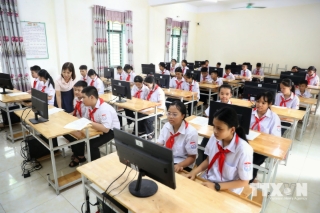 Trang thiết bị hiện đại, đồng bộ tại các trường trên địa bàn thành phố đã đảm bảo việc dạy và học được đổi mới, đáp ứng yêu cầu hiện đại. (Ảnh: Danh Lam/TTXVN)