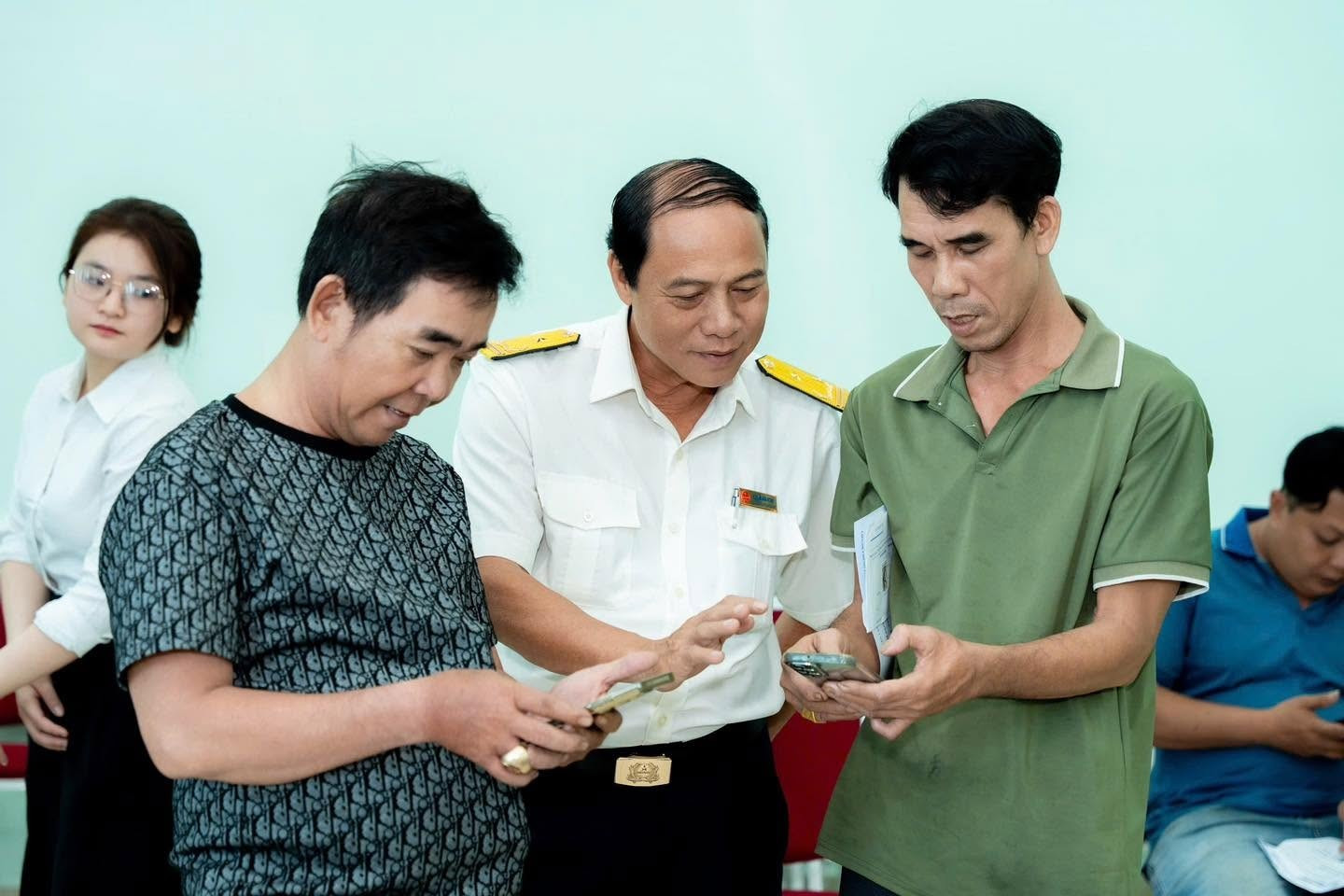 Việc sử dụng ứng dụng chữ ký số từ xa giúp doanh nghiệp xử lý công việc nhanh hơn hơn. (Ảnh: Hoàng Tuyết/Báo Tin tức và Dân tộc)