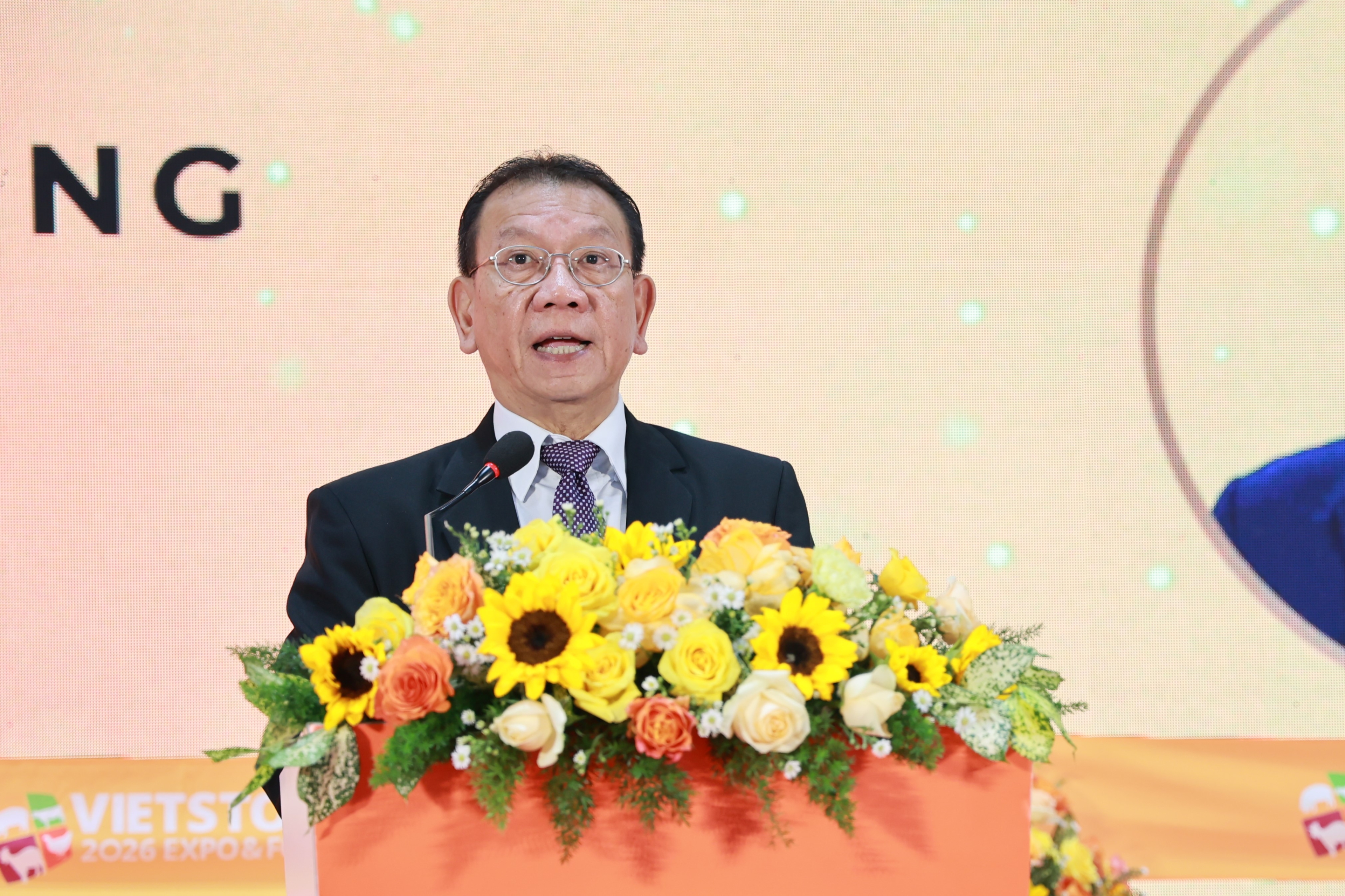 Ông Ben Wong, Tổng Giám đốc Informa Markets Việt Nam, chia sẻ về yêu cầu tăng cường hợp tác trong chuỗi giá trị chăn nuôi. (Ảnh: Lưu Niệm/Báo Tin tức và Dân tộc) Ông Ben Wong, Tổng Giám đốc Informa Markets Việt Nam, chia sẻ về yêu cầu tăng cường hợp tác trong chuỗi giá trị chăn nuôi. (Ảnh: Lưu Niệm/Báo Tin tức và Dân tộc)