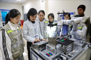 Chuyển từ quản lý hành chính sang quản trị nghiên cứu khoa học cơ bản