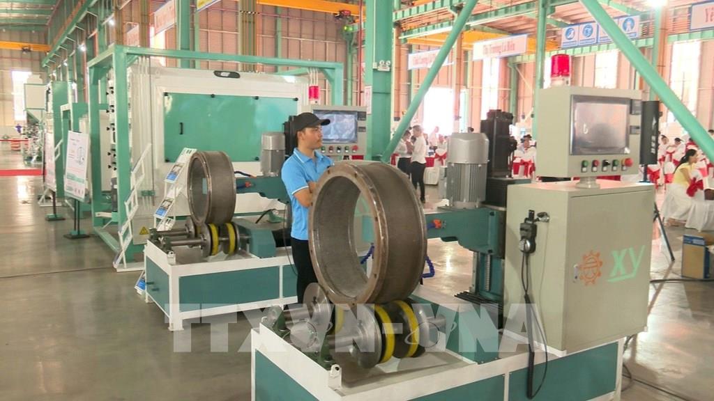 Công ty TNHH Cơ khí Tân Tân Nguyên Việt Nam khánh thành nhà máy sản xuất thiết bị phục vụ nông nghiệp, chăn nuôi và thủy sản. (Ảnh: Thanh Bình - TTXVN)