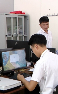 Thực hiện chủ trương đẩy mạnh chuyển đổi số trong công tác xây dựng Đảng, Đảng bộ xã Gia Trấn (Ninh Bình) đang tích cực triển khai Sổ tay đảng viên điện tử, từng bước đổi mới phương thức quản lý, điều hành và nâng cao chất lượng sinh hoạt chi bộ. Đến nay, Đảng bộ xã Gia Trấn đã hoàn thành 100% việc ra soát, chỉnh lý hồ sơ đảng viên.