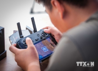 Trình diễn bay thử UAV tại Khu thử nghiệm UAV và chương trình thử nghiệm bay ngoài trời. (Ảnh: Hoàng Hiếu/TTXVN)