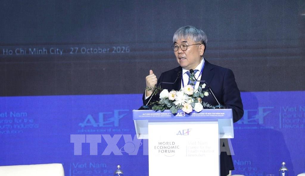 Ông Stephen Oh, Phó Chủ tịch kiêm Giám đốc công nghệ (CTO) của Korea Quantum Computing (KQC) phát biểu đề dẫn tại toạ đàm. (Ảnh: Hứa Chung – TTXVN) Ông Stephen Oh, Phó Chủ tịch kiêm Giám đốc công nghệ (CTO) của Korea Quantum Computing (KQC) phát biểu đề dẫn tại toạ đàm. (Ảnh: Hứa Chung – TTXVN)