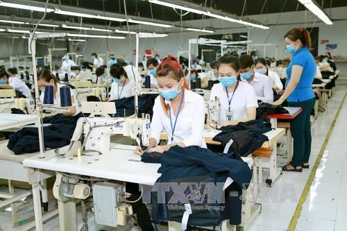 Hiệp hội Dệt May Việt Nam (Vitas) triển khai mô hình sản xuất xanh, thân thiện với môi trường cho các doanh nghiệp thành viên. Ảnh minh họa: TTXVN Hiệp hội Dệt May Việt Nam (Vitas) triển khai mô hình sản xuất xanh, thân thiện với môi trường cho các doanh nghiệp thành viên. Ảnh minh họa: TTXVN
