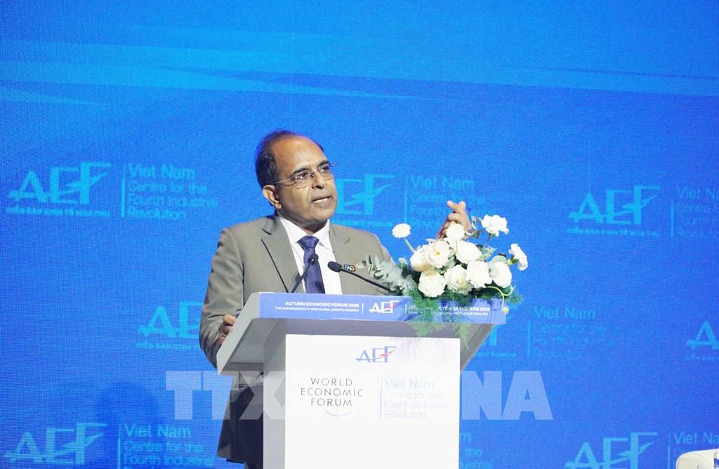 Ông Vinod Ahuja, Trưởng đại diện Tổ chức Lương thực và Nông nghiệp Liên hợp quốc (FAO) tại Việt Nam phát biểu tham luận tại chương trình. (Ảnh: Thu Hoài - TTXVN)